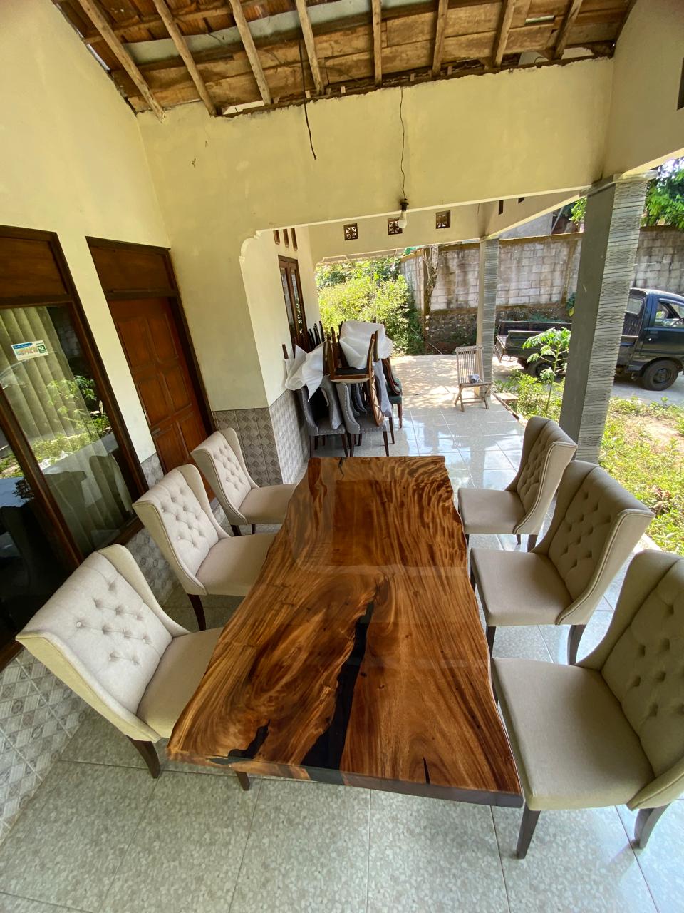 Artisan-crafted Suarwood dining table with epoxy resin finish – sustainable furniture