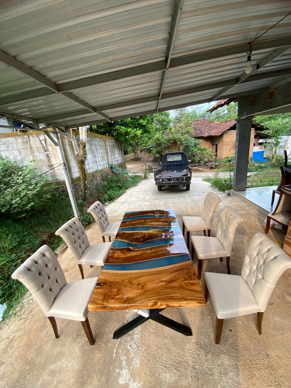 Handcrafted artisan teak dining table with high gloss resin finish – 6 seater design